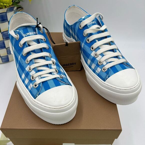 Men’s Burberry vivid blue low top sneakers size 43 made in Italy - Picture 1 of 10
